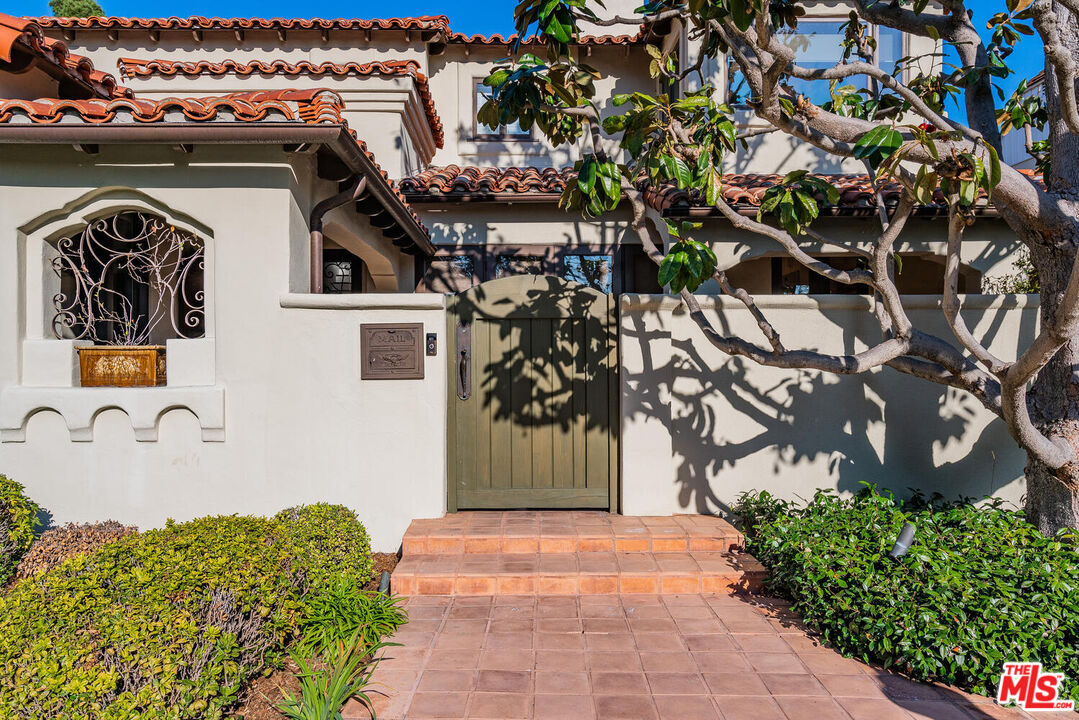 409 20th Street Santa Monica, CA 90402 - Photo 2 of 47