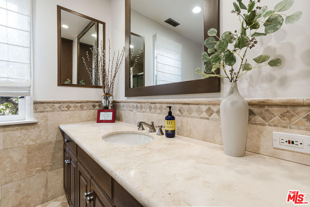 409 20th Street Santa Monica, CA 90402 - Photo 35 of 47