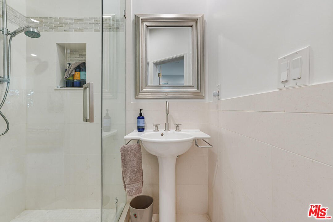 409 20th Street Santa Monica, CA 90402 - Photo 40 of 47