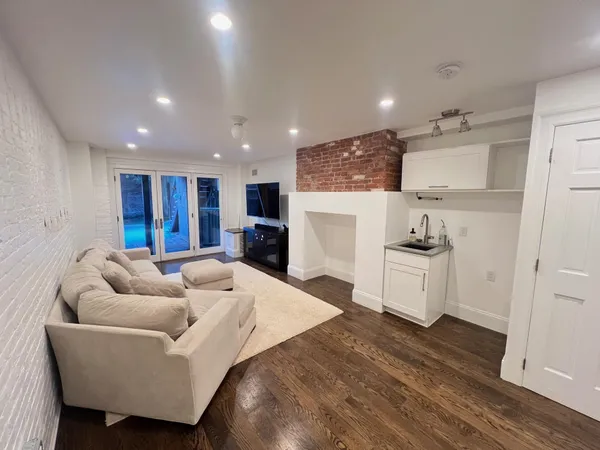 $9,700 | 122 Mercer Street, Jersey City, NJ 07302