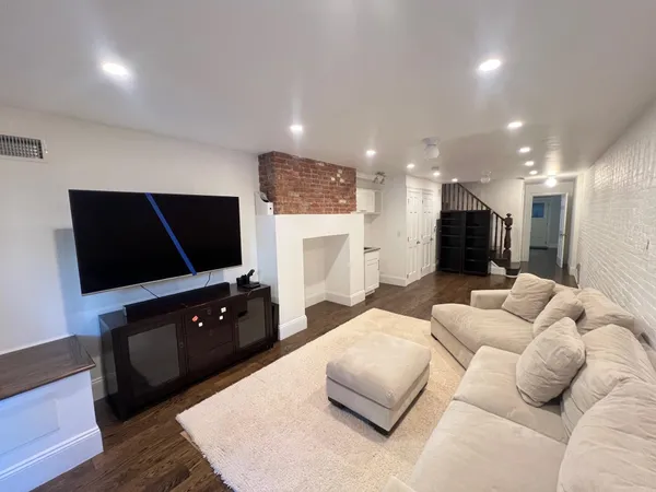 $9,700 | 122 Mercer Street, Jersey City, NJ 07302