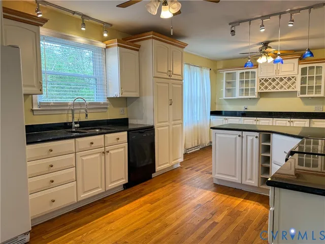 $2,441 | 904 Forestview Drive, Colonial Heights, VA 23834