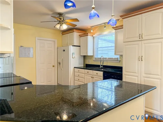 $2,441 | 904 Forestview Drive, Colonial Heights, VA 23834