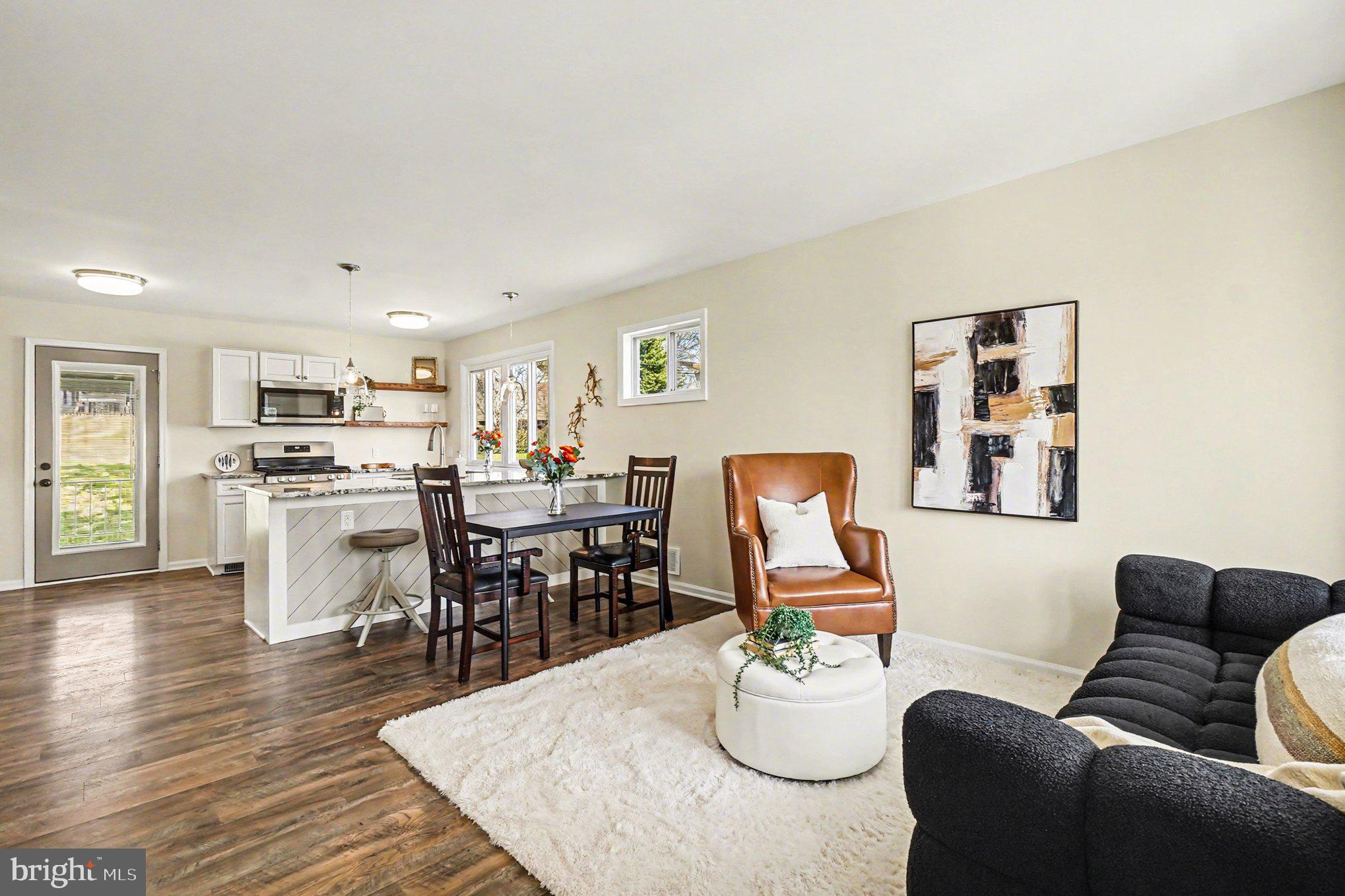 9102 Lamaze Road Baltimore, MD 21234 - Photo 6 of 33 Living Room 2