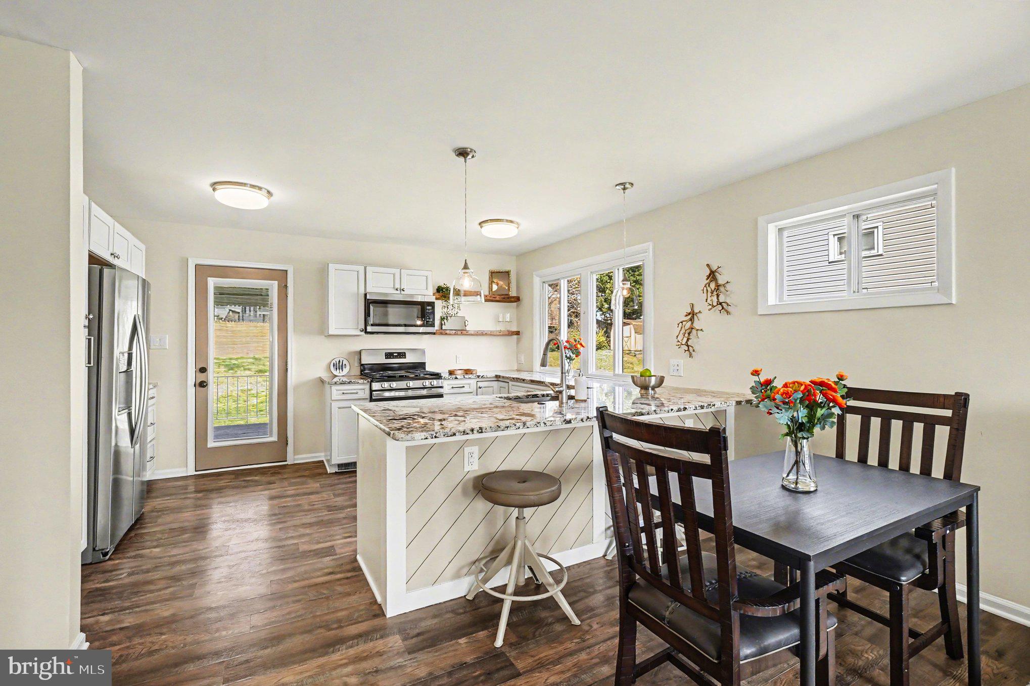 9102 Lamaze Road Baltimore, MD 21234 - Photo 7 of 33 Dining Room