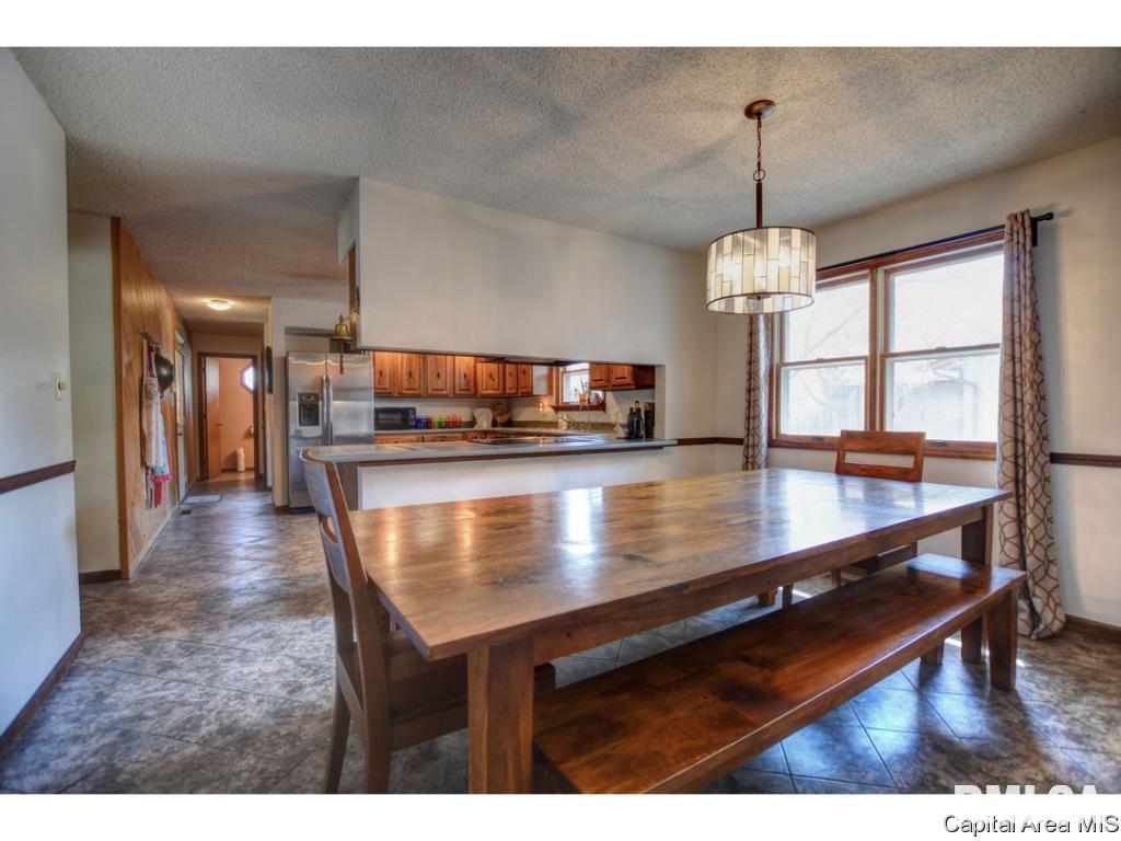 819 Rickard Road Springfield, IL 62704 - Photo 11 of 35