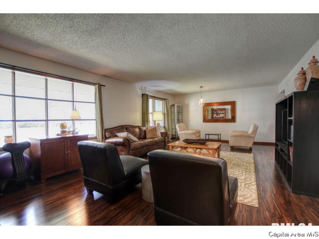 819 Rickard Road Springfield, IL 62704 - Photo 4 of 35