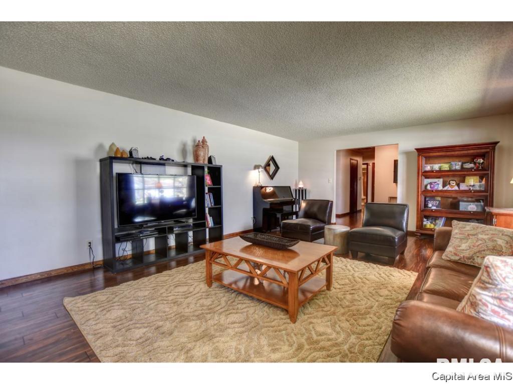 819 Rickard Road Springfield, IL 62704 - Photo 7 of 35