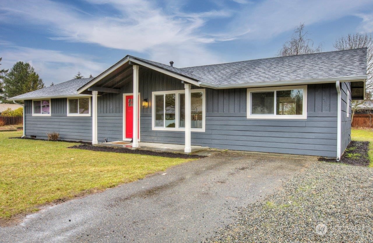 11703 Seminole Road Southwest Lakewood, WA 98499 - Photo 1 of 14 Gallery Image 1