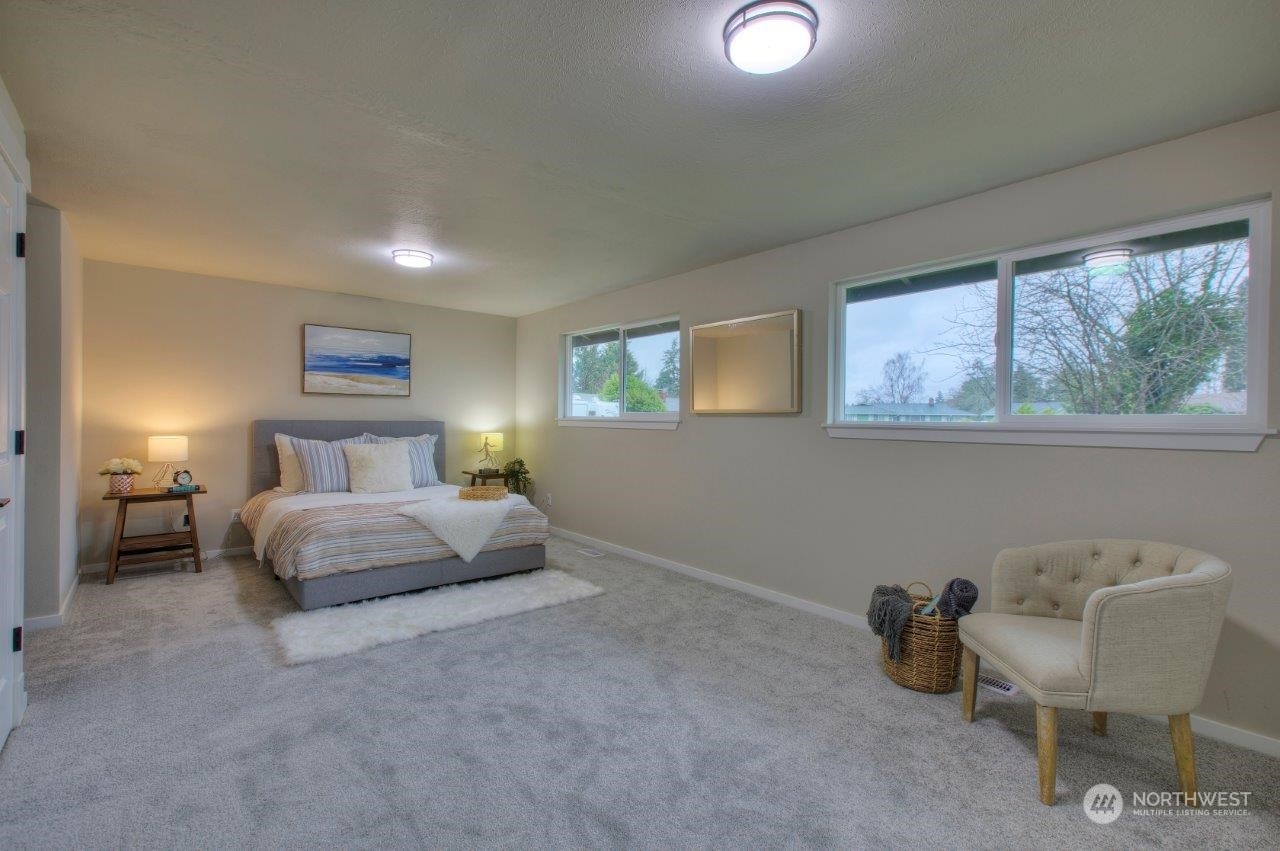11703 Seminole Road Southwest Lakewood, WA 98499 - Photo 6 of 14 Gallery Image 6