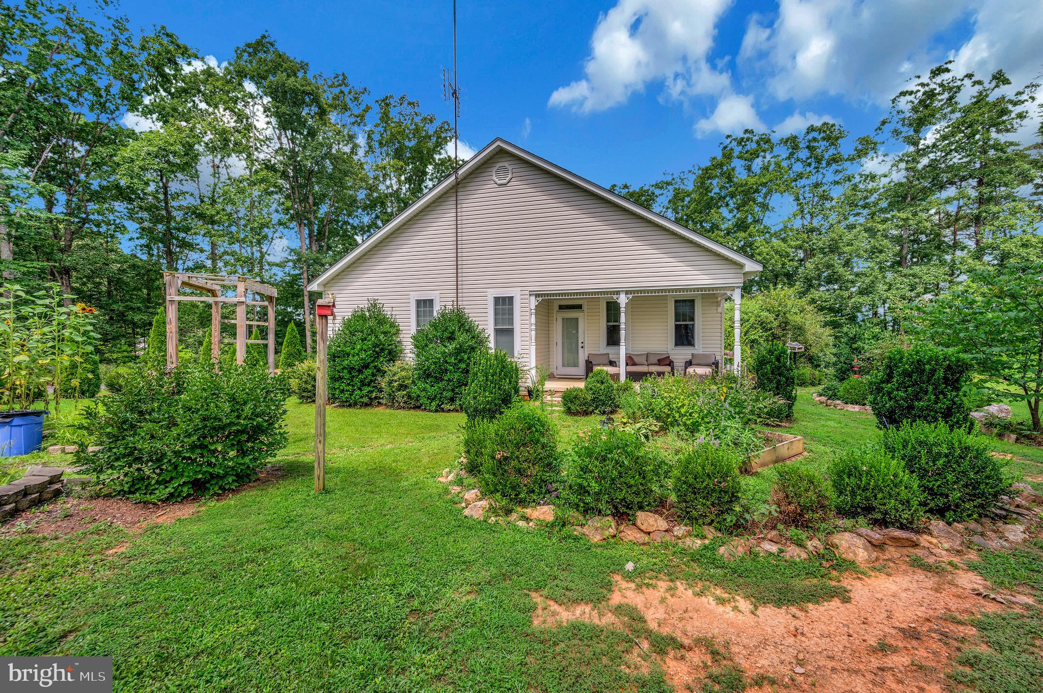 29288 Old Rhoadesville, VA 22542 - Photo 53 of 63 a view of outdoor space yard and front view of a house