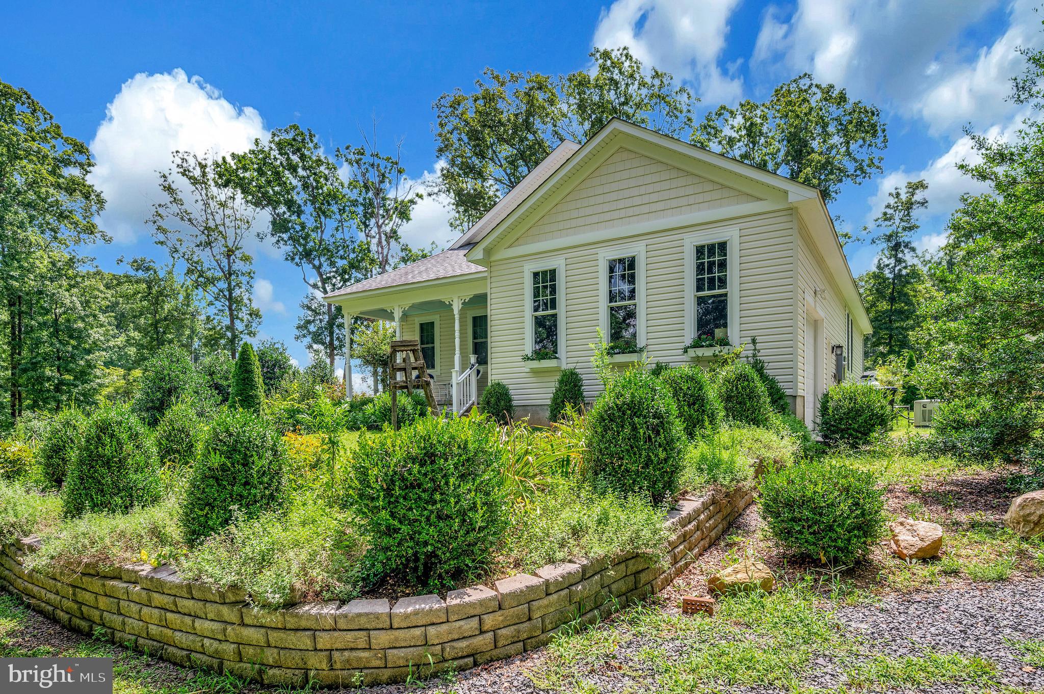 29288 Old Rhoadesville, VA 22542 - Photo 62 of 63 a view of a yard in front of house