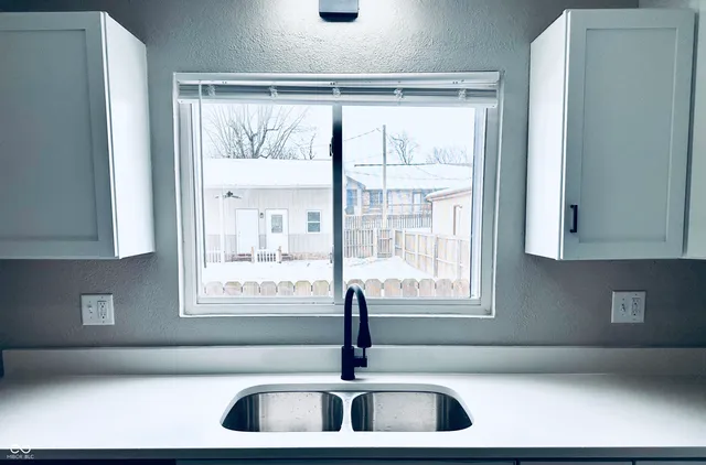 $249,900 | 32 North McCullum Street, Knightstown, IN 46148