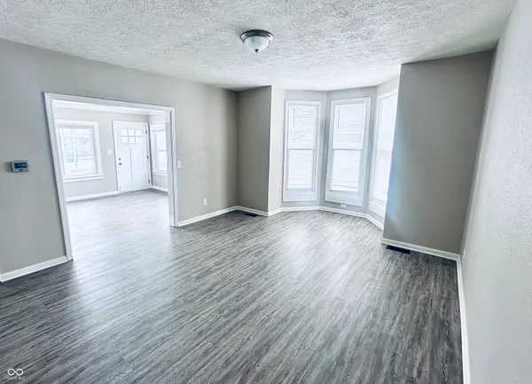 $249,900 | 32 North McCullum Street, Knightstown, IN 46148