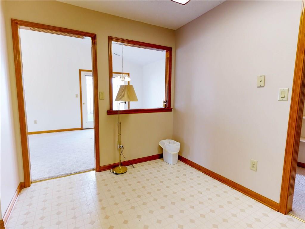 5745 Misty Ridge Drive Indianapolis, IN 46237 - Photo 10 of 25 Gallery Image 10