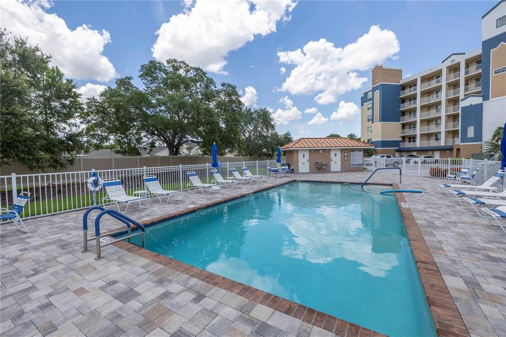 960 Starkey Road, Unit 2202 Largo, FL 33771 - Photo 4 of 63 Gallery Image 4