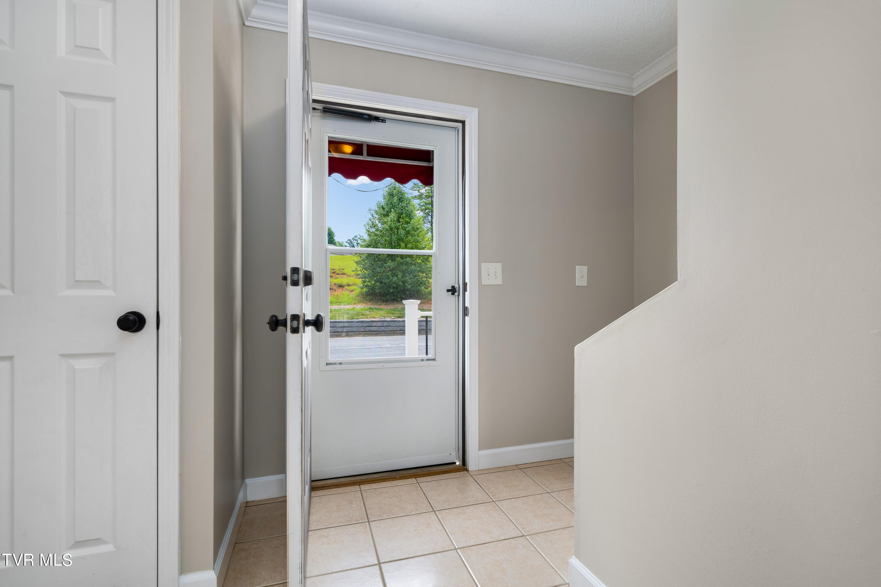 2101 Cherokee Road, Unit 13 Johnson City, TN 37604 - Photo 5 of 28 2101 Cherokee rd (12 of 32)