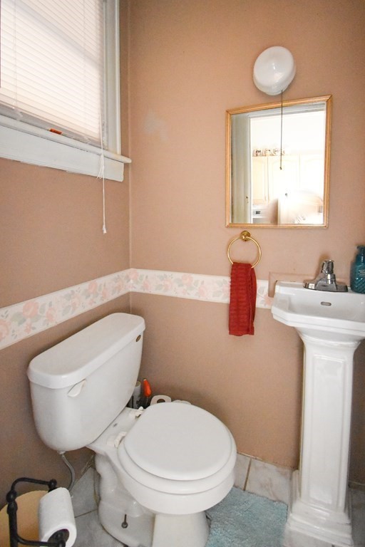 36 Maple Terrace West Springfield, MA 01089 - Photo 8 of 39