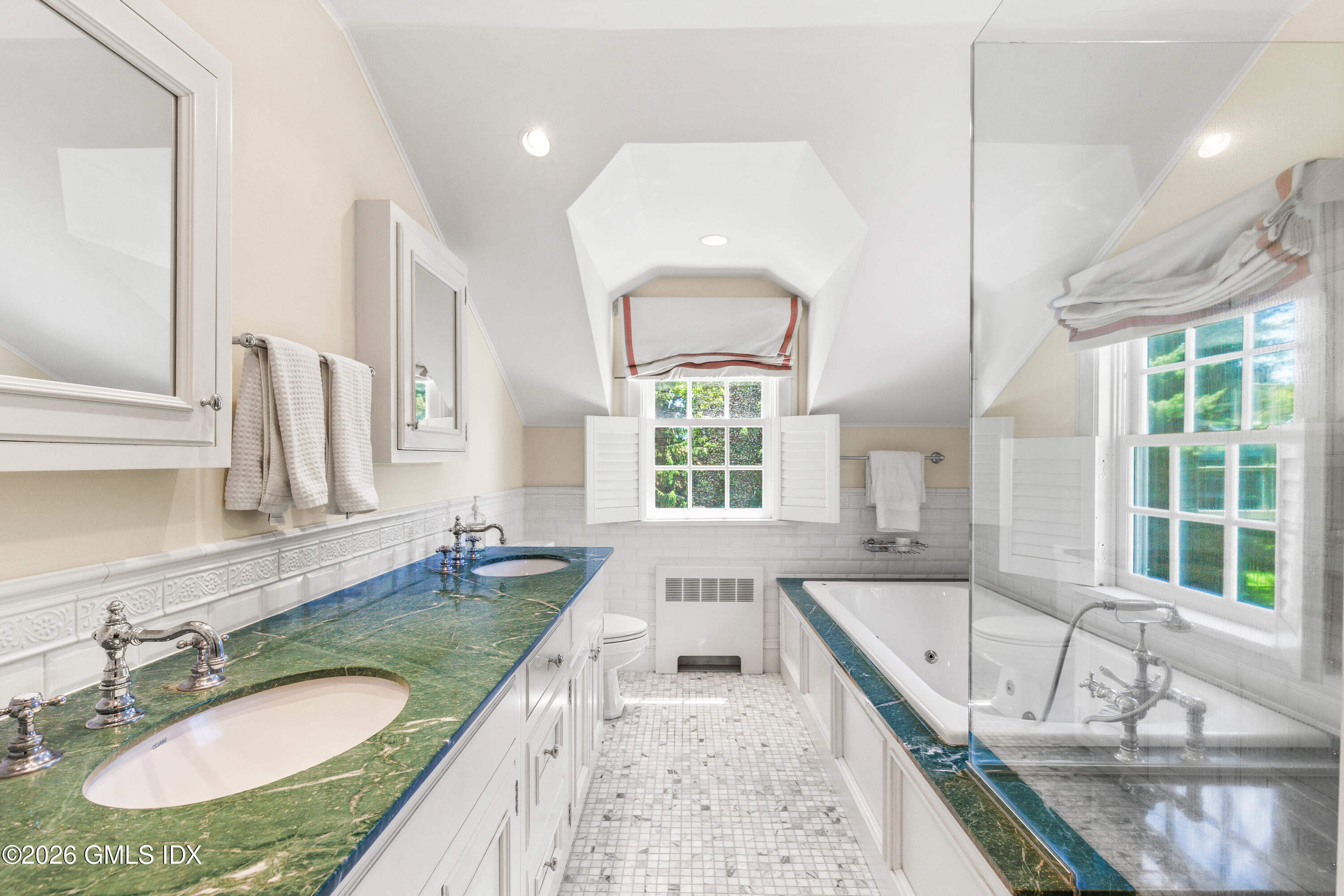 456 Round Hill Road Greenwich, CT 06831 - Photo 13 of 33 Primary Bathroom