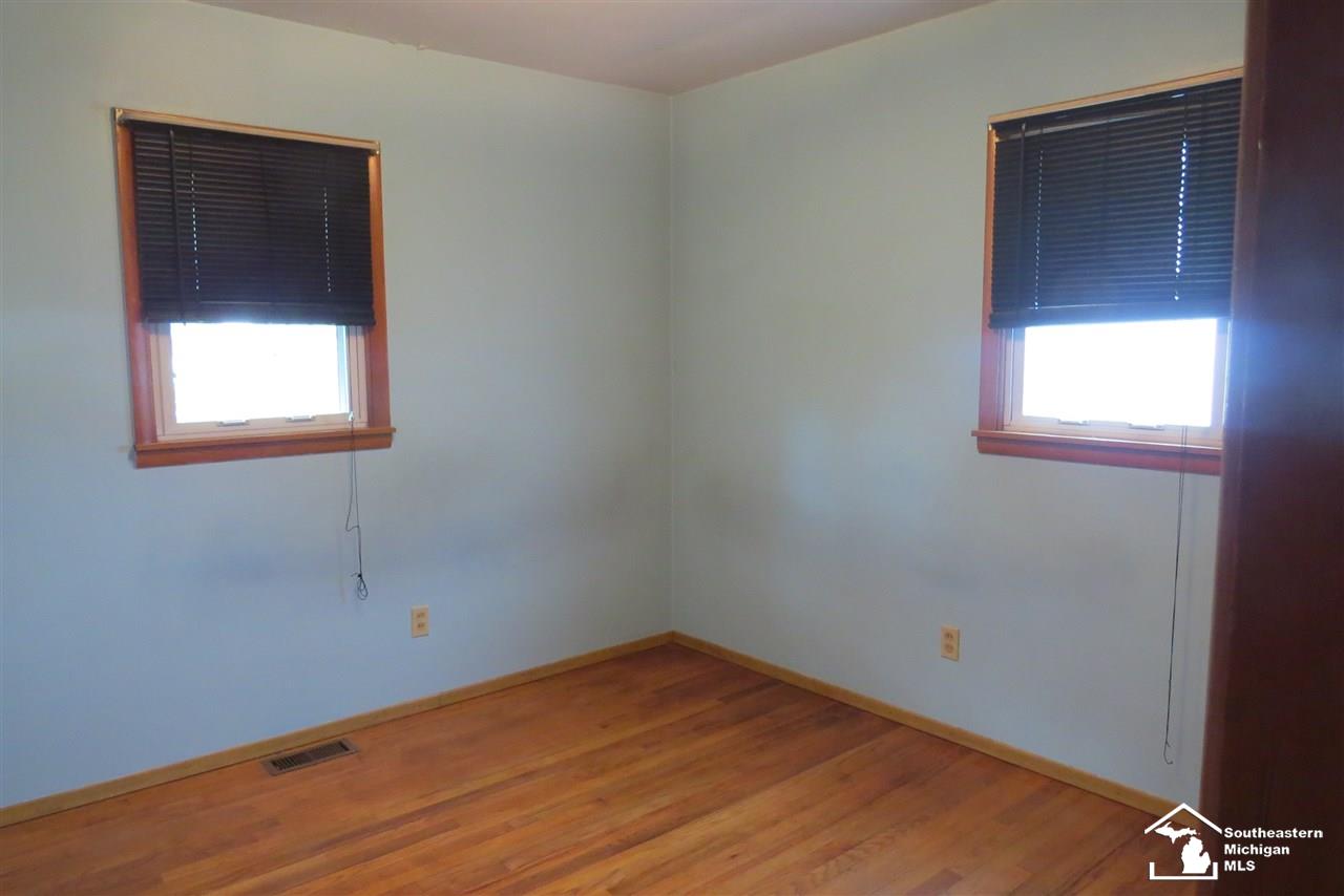 2585 Summerfield Road Petersburg, MI 49270 - Photo 9 of 13 31377587-8.JPG