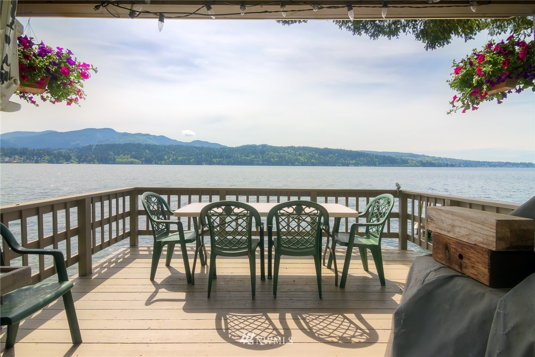 2970 North Shore Road Bellingham, WA 98226 - Photo 3 of 25 Gallery Image 3