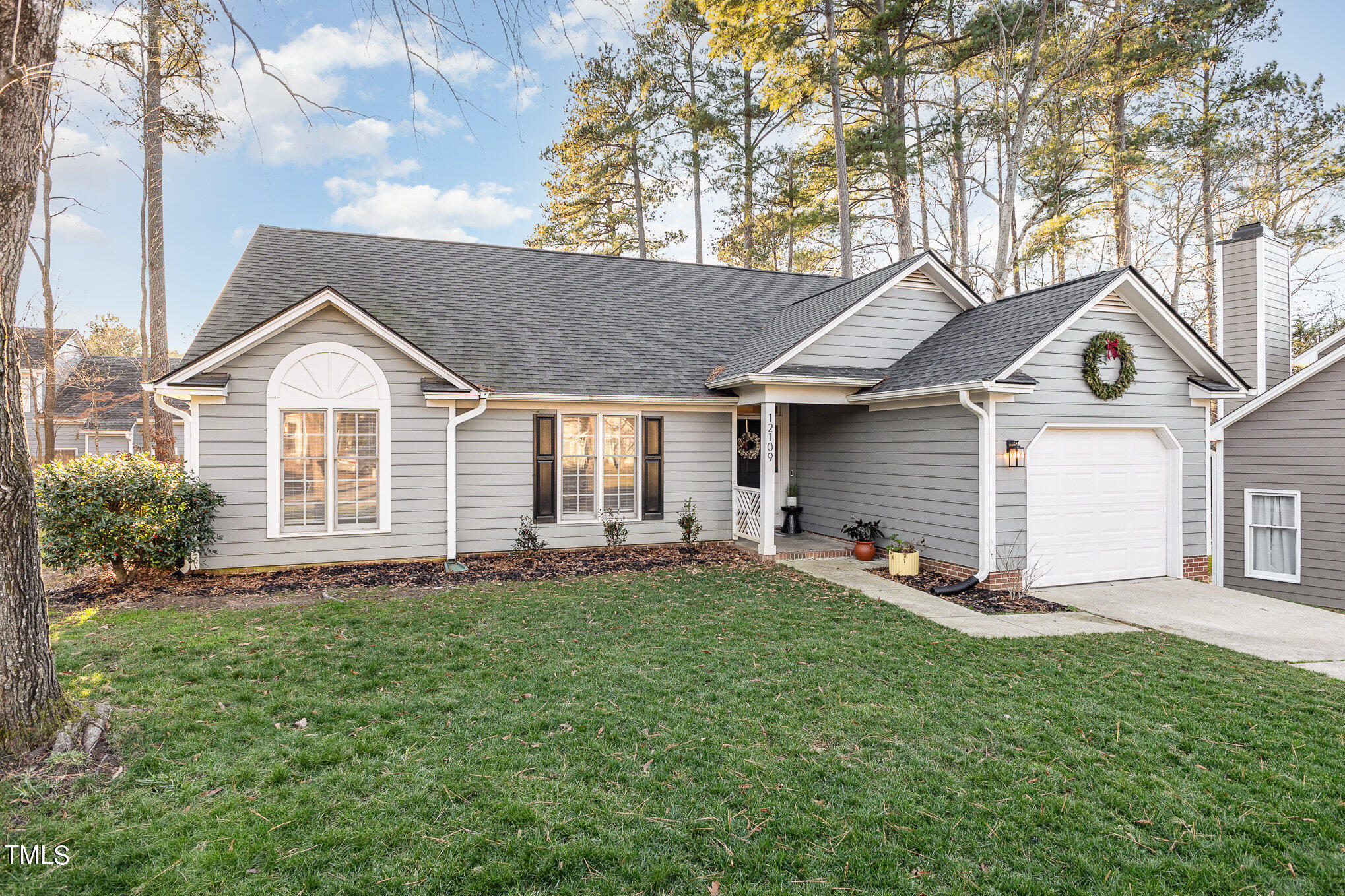 12109 Queensbridge Court Raleigh, NC 27613 - Photo 20 of 21 001_cy1a7038-edit