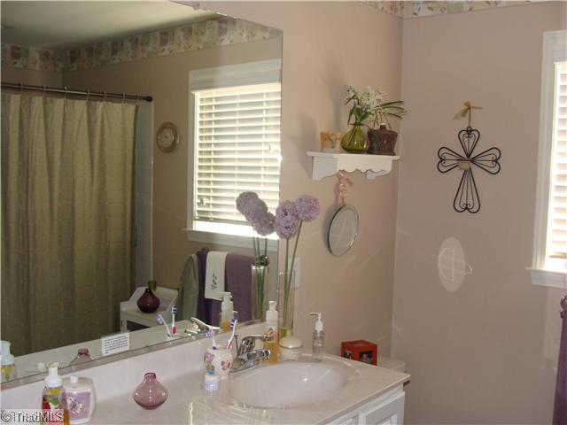 8765 Circle Rural Hall Nc 27045 Rural Hall, NC 27045 - Photo 12 of 14 Master Bath/Spa.
