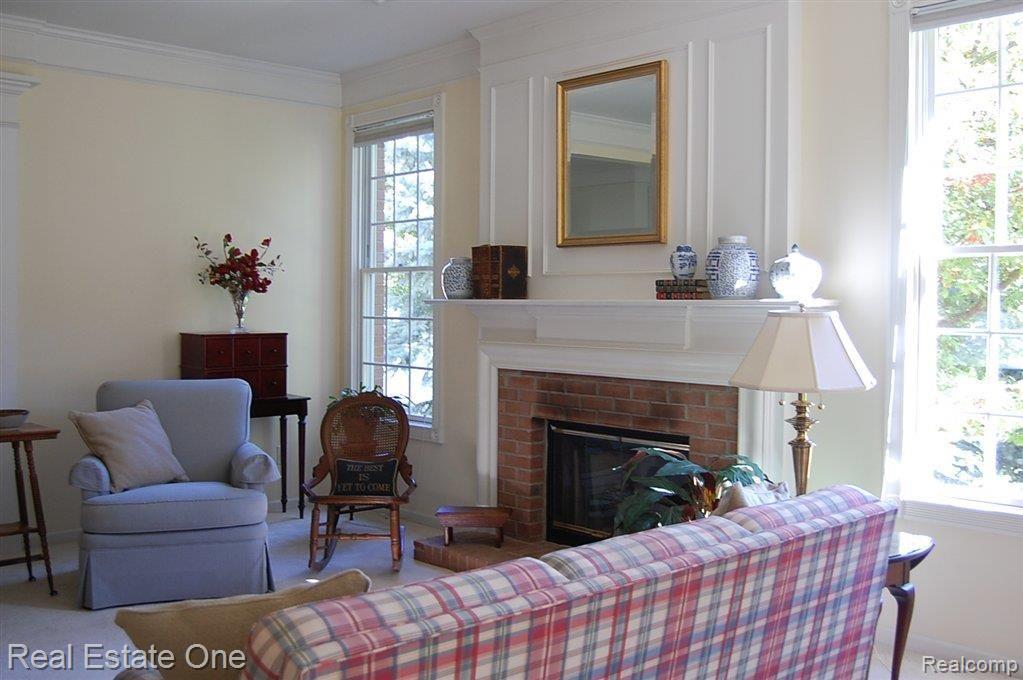 1504 Ford Court Rochester, MI 48306 - Photo 5 of 25 Ford Ct. 1504 007.JPG