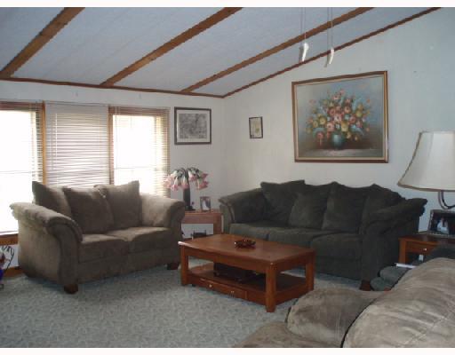 786 West Mountainview Road Acme, PA 15610 - Photo 4 of 8 Living Room.