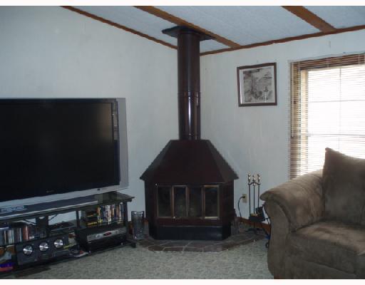 786 West Mountainview Road Acme, PA 15610 - Photo 5 of 8 Living Room.