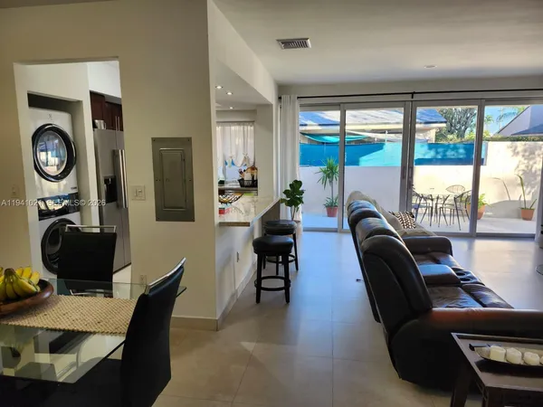 $479,000 | 9195 Fontainebleau Boulevard, Unit 6, Miami, FL 33172