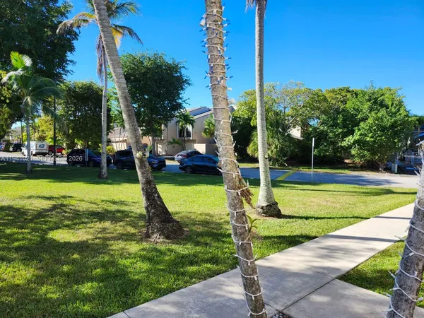 $479,000 | 9195 Fontainebleau Boulevard, Unit 6, Miami, FL 33172