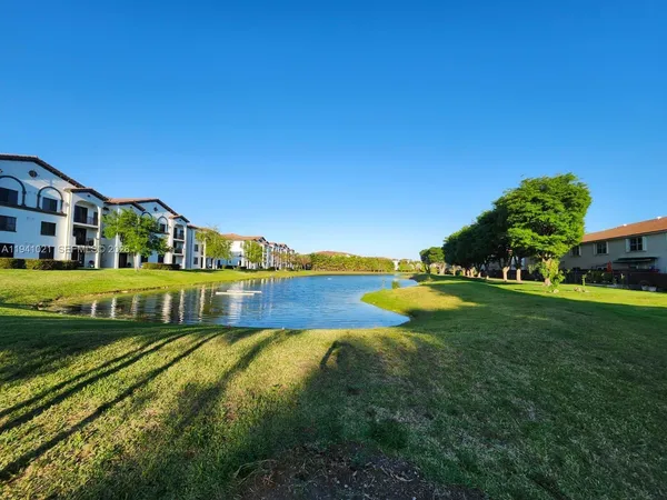 $479,000 | 9195 Fontainebleau Boulevard, Unit 6, Miami, FL 33172