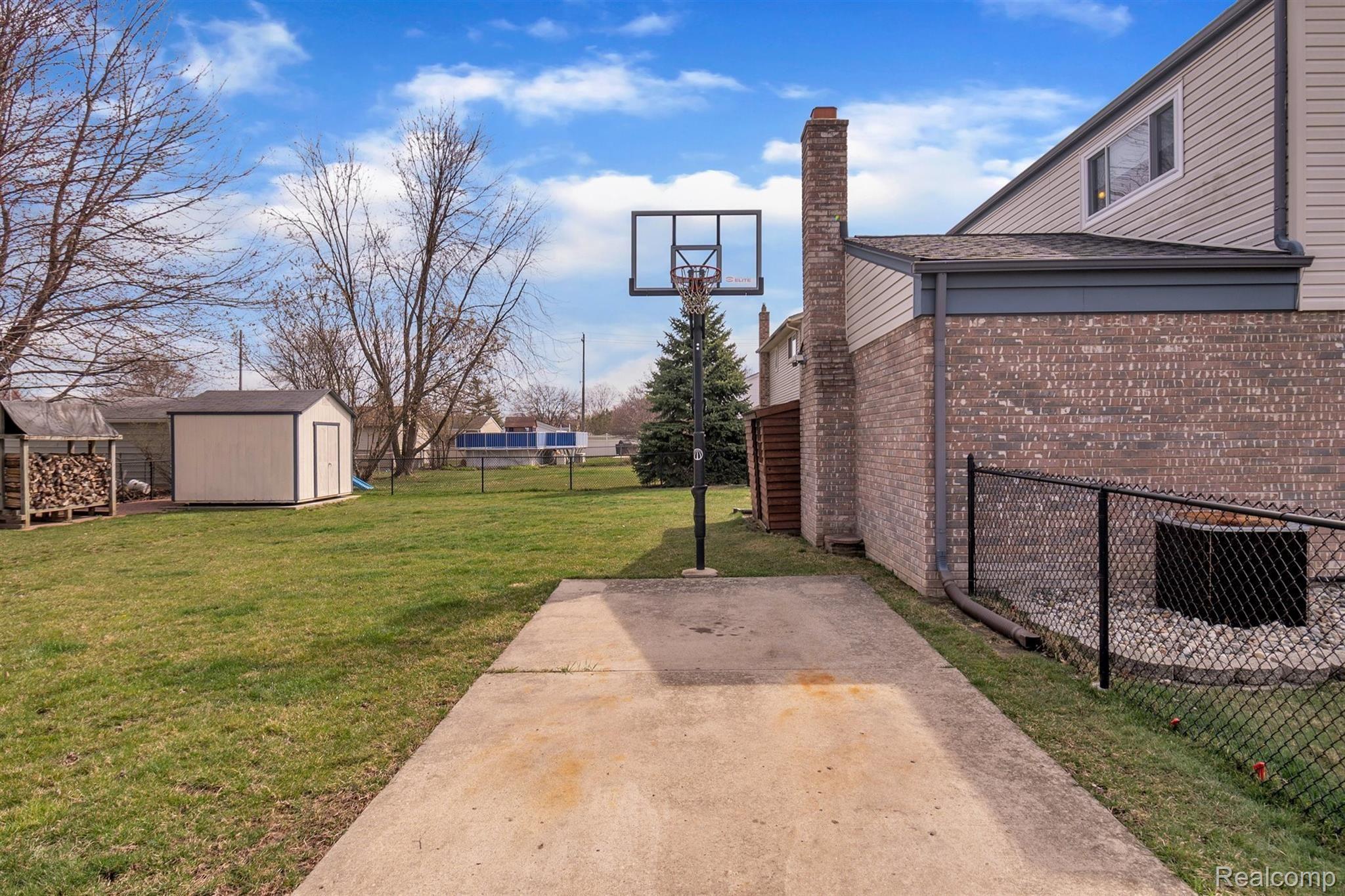 42462 Hanford Road Canton, MI 48187 - Photo 35 of 35 43-42462-Hanford-Rd-WindowStill-Real-Estate-Photography-43.jpg