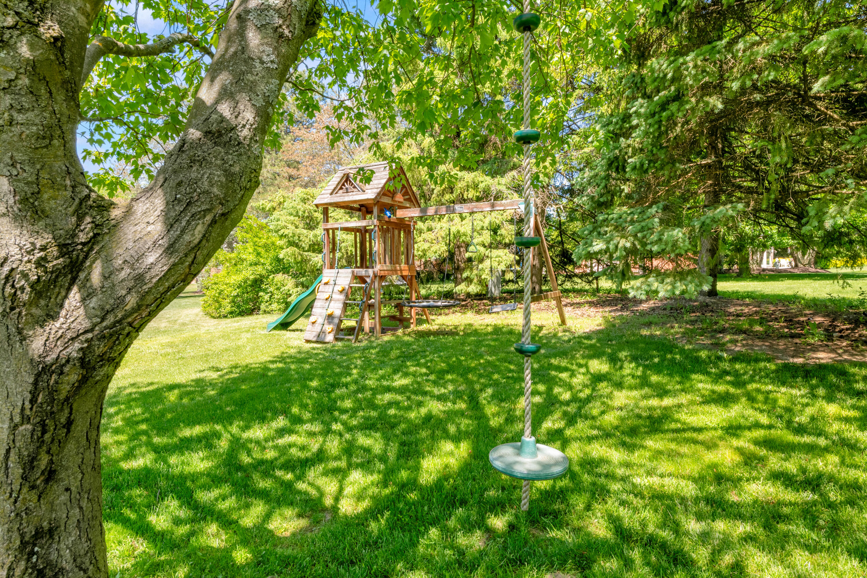 3394 Edmunton Drive Rochester Hills, MI 48306 - Photo 51 of 69 52 - Back Yard