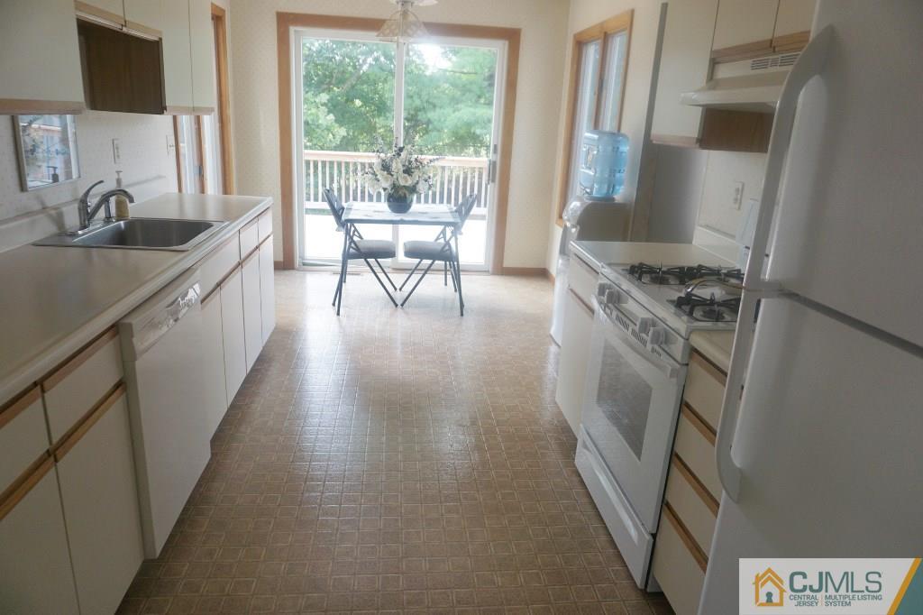 230 Winding Road Iselin, NJ 08830 - Photo 11 of 20 Gallery Image 11