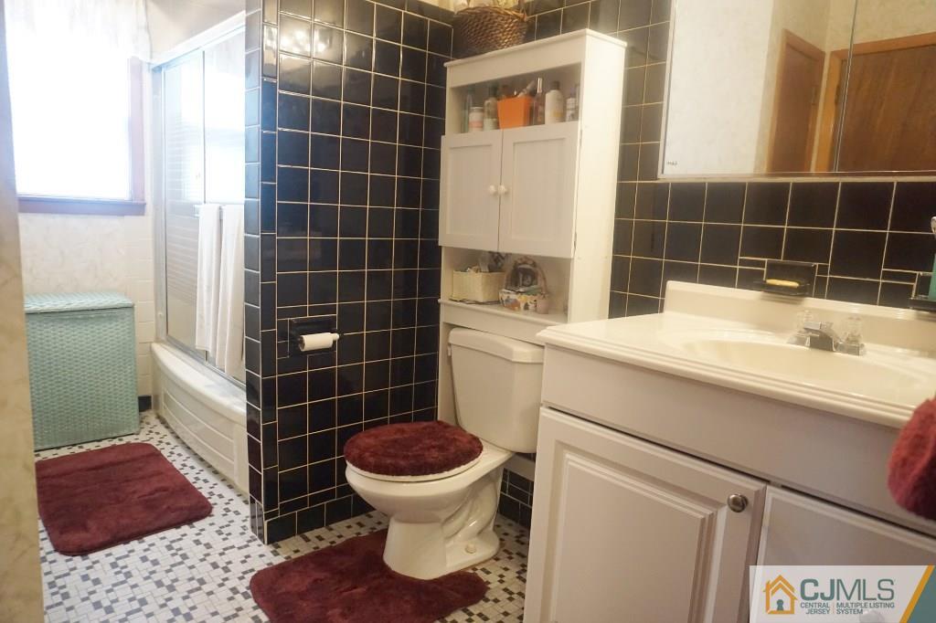 230 Winding Road Iselin, NJ 08830 - Photo 12 of 20 Gallery Image 12
