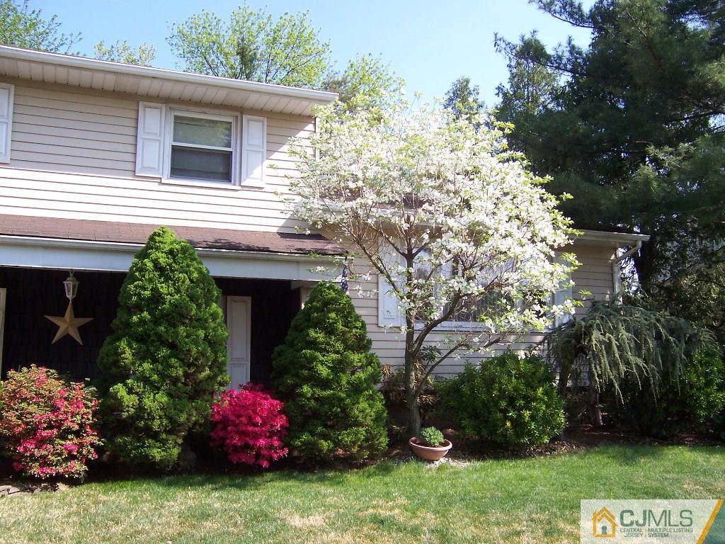 230 Winding Road Iselin, NJ 08830 - Photo 3 of 20 Gallery Image 3