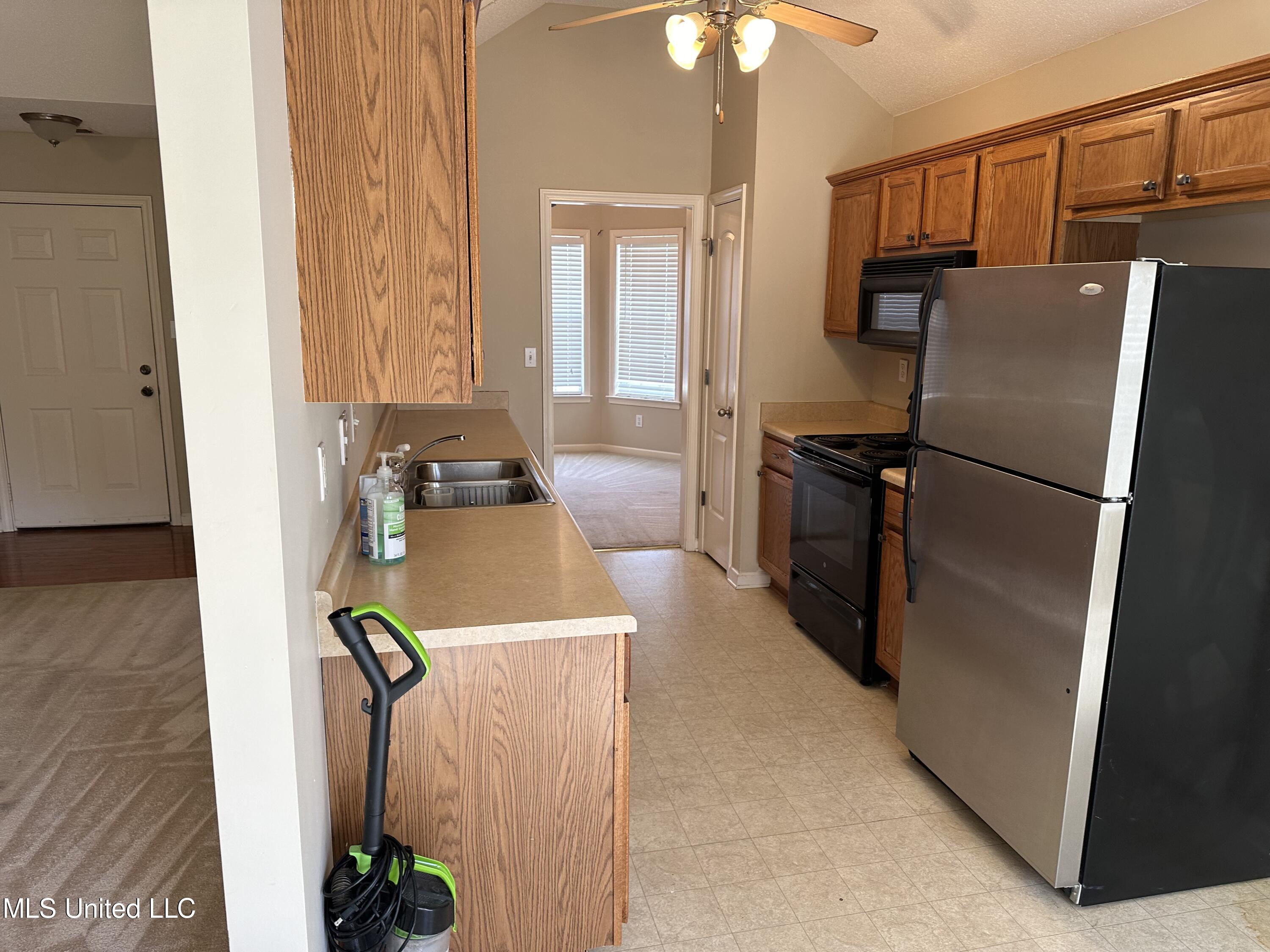 7831 Plantation Ridge Cove Olive Branch, MS 38654 - Photo 4 of 13 IMG_2345