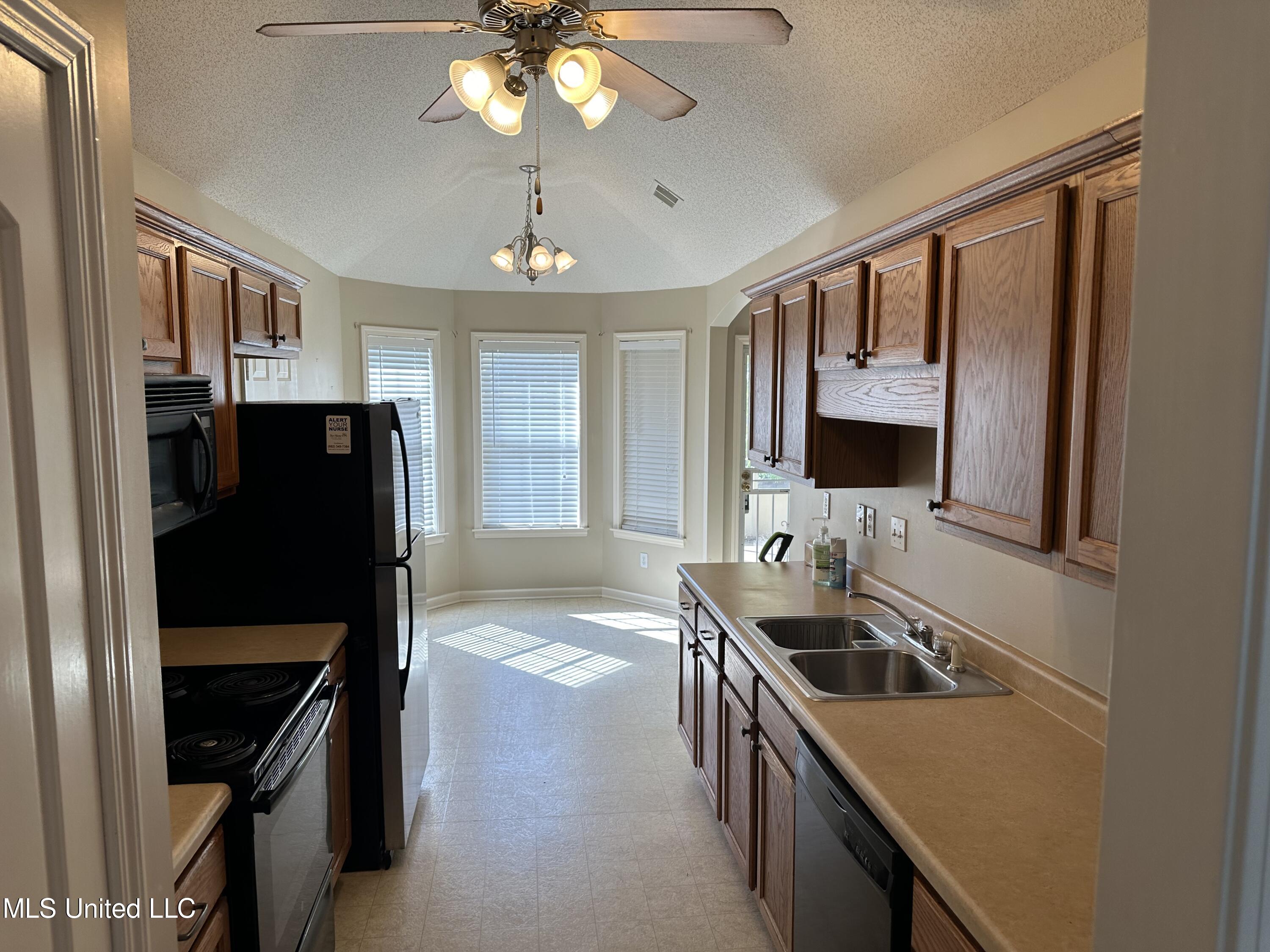 7831 Plantation Ridge Cove Olive Branch, MS 38654 - Photo 6 of 13 IMG_2347