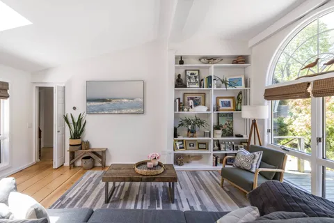 $1,650,000 | 22 Oak Lane, Sag Harbor, NY 11963