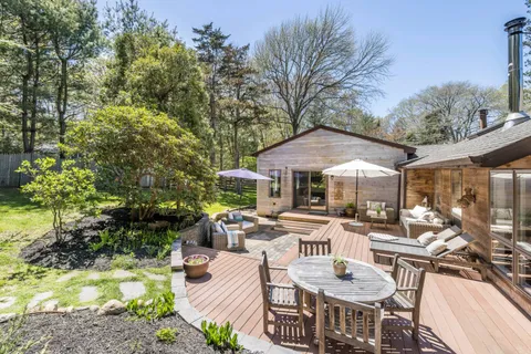 $1,650,000 | 22 Oak Lane, Sag Harbor, NY 11963