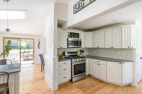 $1,650,000 | 22 Oak Lane, Sag Harbor, NY 11963