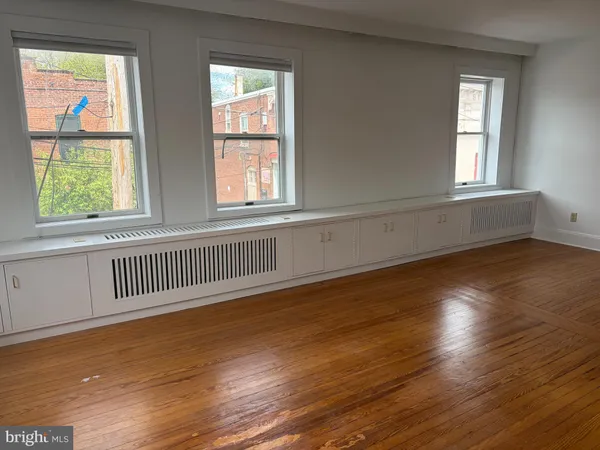 $3,400 | 7 7-unit A Coryell Street, Unit A, Lambertville, NJ 08530