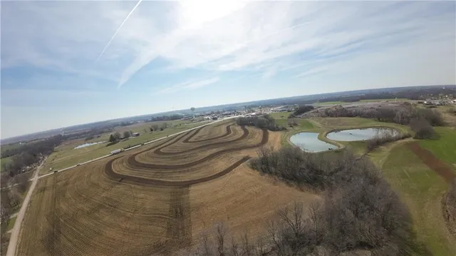 $2,400,000 | 13 Highway 13, Higginsville, MO 64037