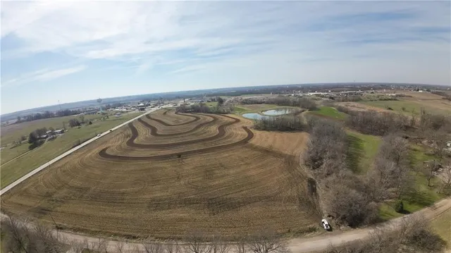 $2,400,000 | 13 Highway 13, Higginsville, MO 64037