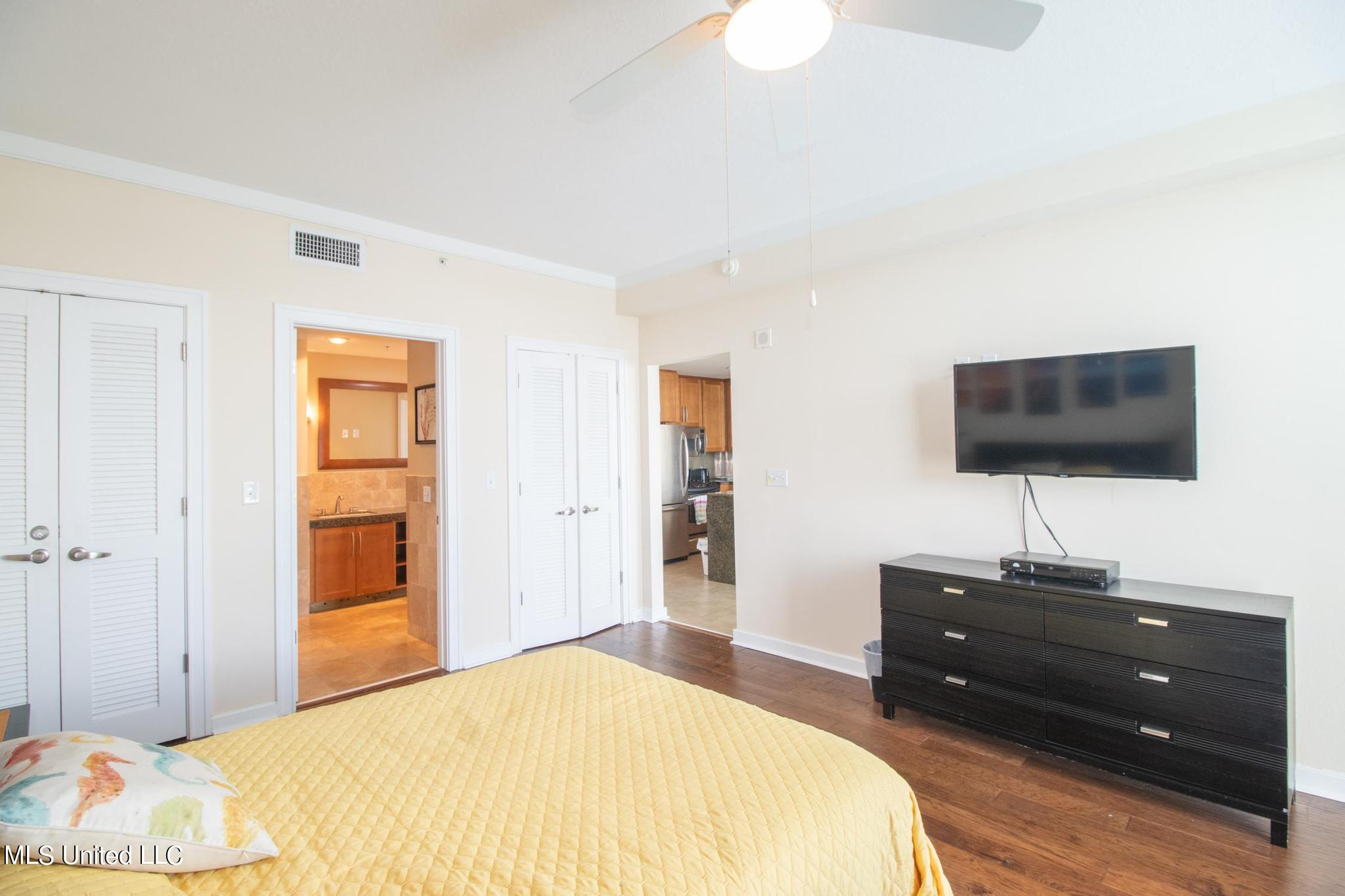 2060 Beach Boulevard, Unit 103 Biloxi, MS 39531 - Photo 11 of 17 OC103-53010