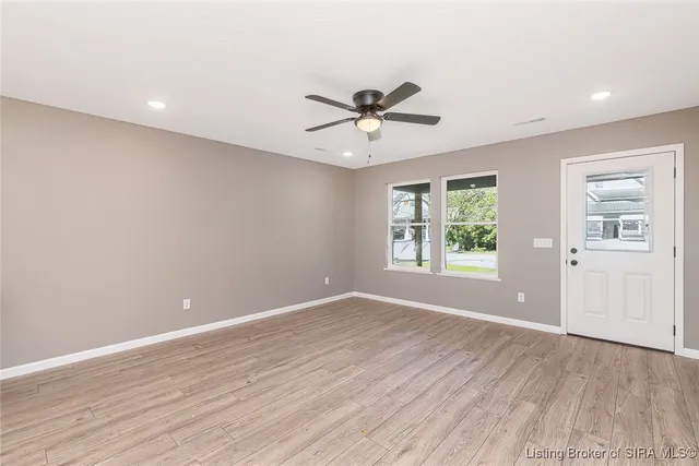 $238,000 | 633 West Cherry Street, Scottsburg, IN 47170