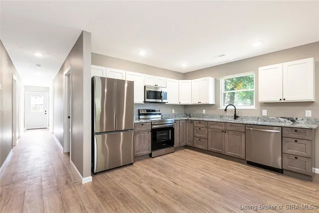 $238,000 | 633 West Cherry Street, Scottsburg, IN 47170