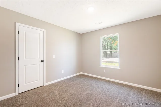 $238,000 | 633 West Cherry Street, Scottsburg, IN 47170